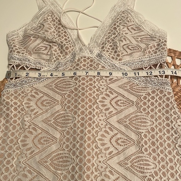 Guess Gianna White Lace Overlay Maxi Dress Cut Out Sleeveless Slit Wedding Small - Picture 12 of 13